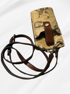Patricia Nash Farleigh
Leather Phone Crossbody Wallet - European Map